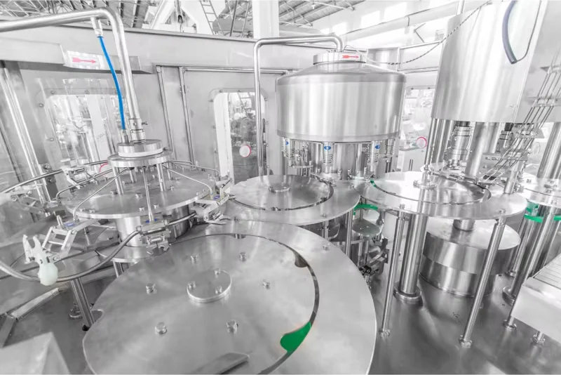 Internal view of the 3L-10L automatic water filling machine rinsing filling and capping monoblock